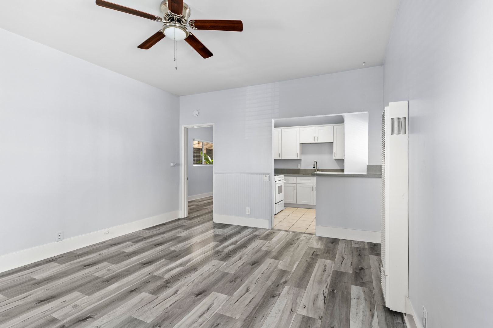Long Beach Apartment: 119 Orange Ave