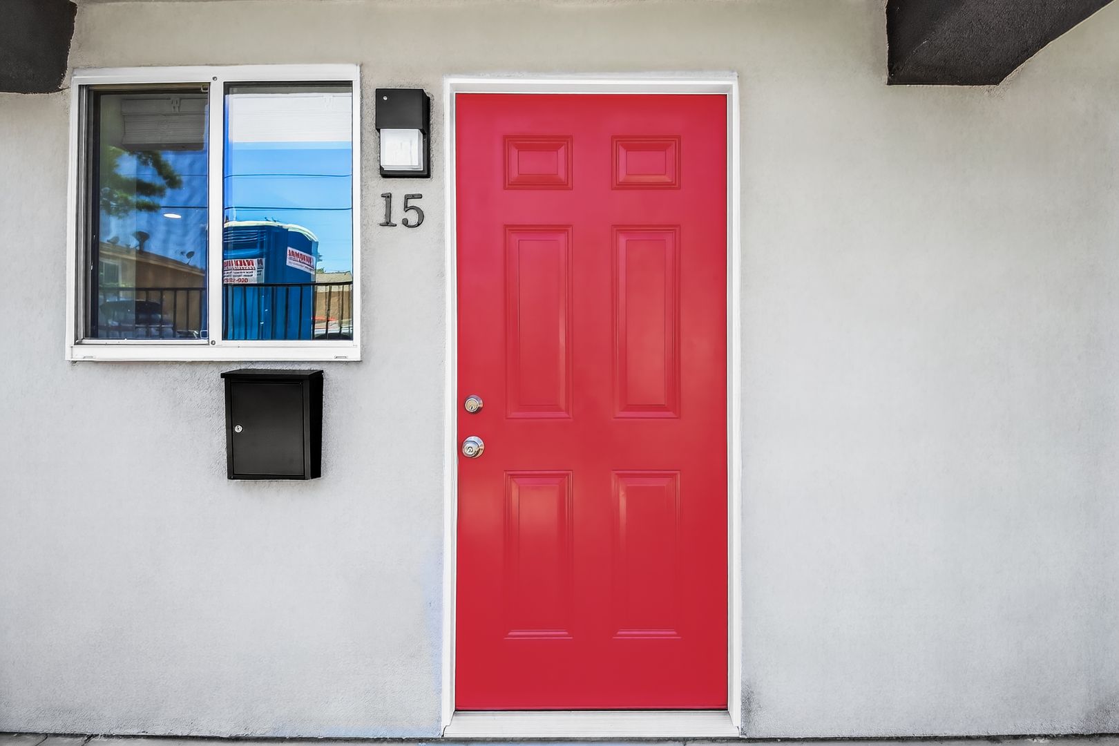 Long Beach Apartment: 1121 Daisy Avenue