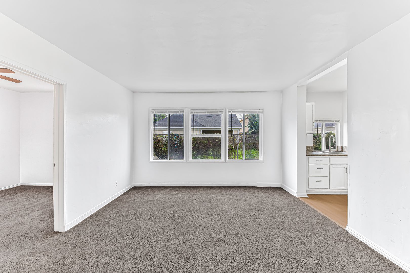 Long Beach Apartment: 530 W 9th ave