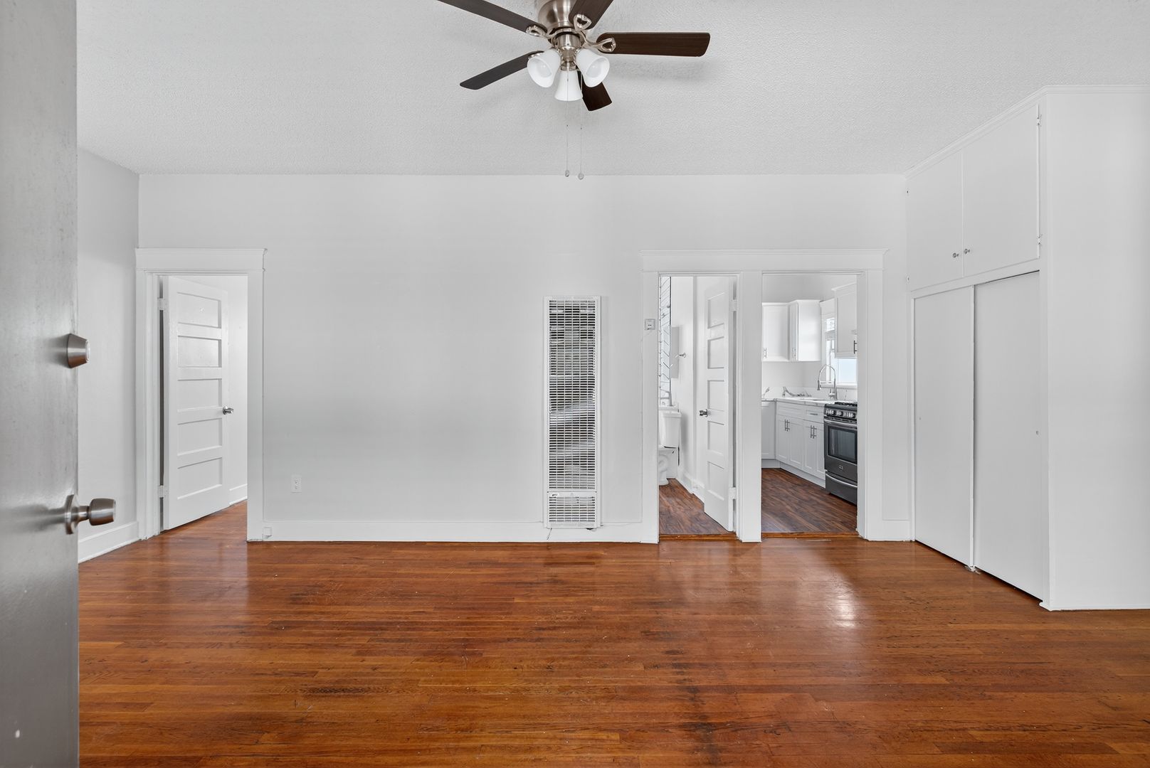 Long Beach Apartment: 915 Cherry Ave