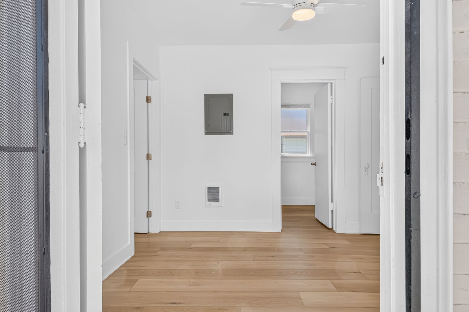Long Beach Apartment: 525 Chestnut Avenue