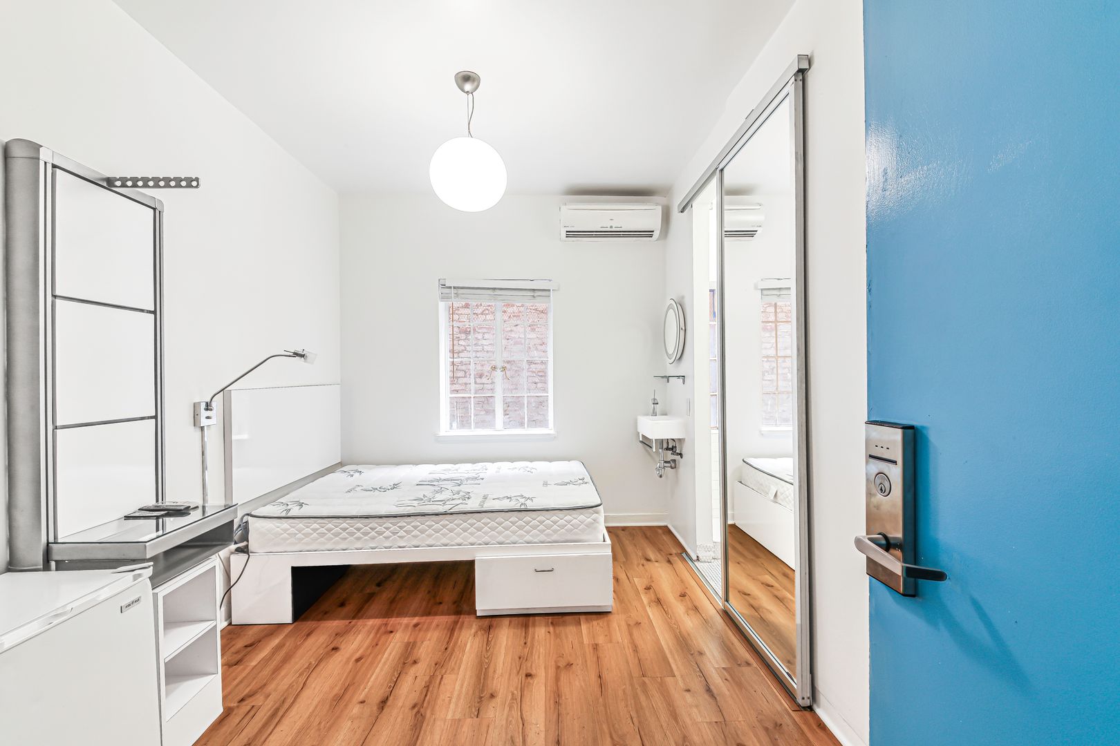 Long Beach Apartment: 335 Pacific Avenue