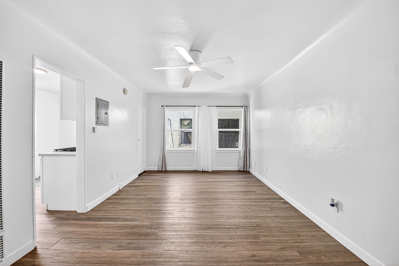 Long Beach Apartment: 636 Linden Ave