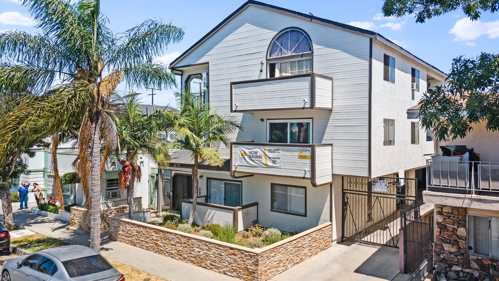 Long Beach Apartment: 1128 Stanley Avenue
