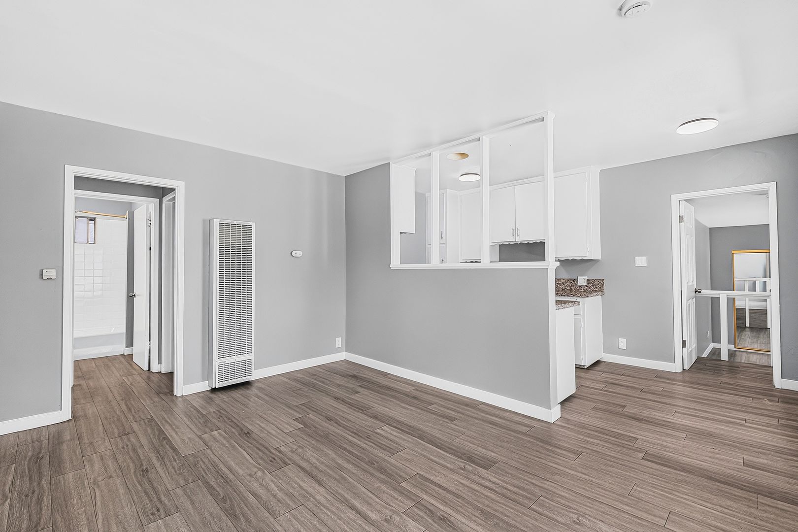 Long Beach Apartment: 1765 Obispo Avenue