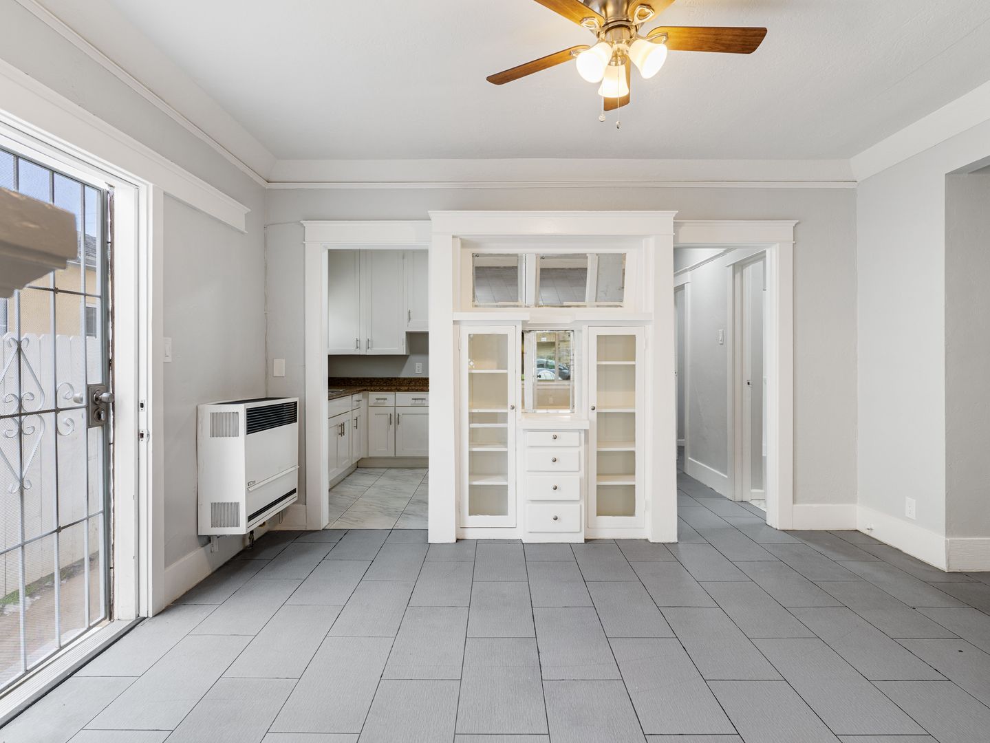 Long Beach Apartment: 736 Olive Avenue