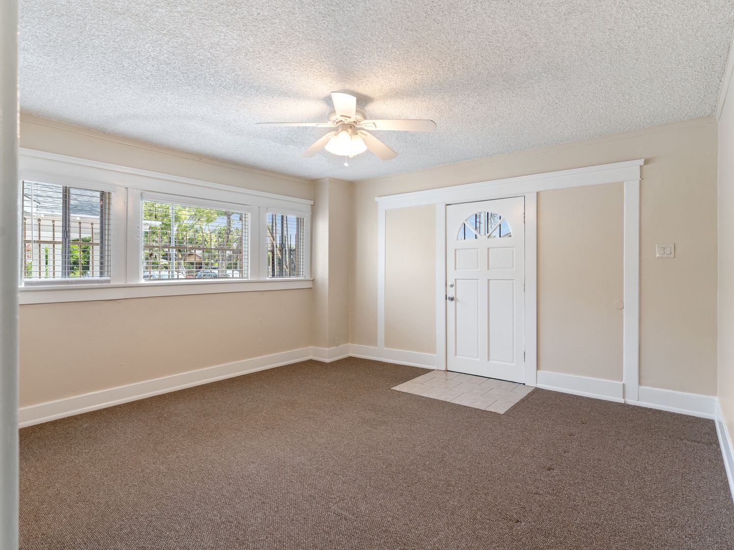 Long Beach Apartment: 1460 Gaviota Avenue