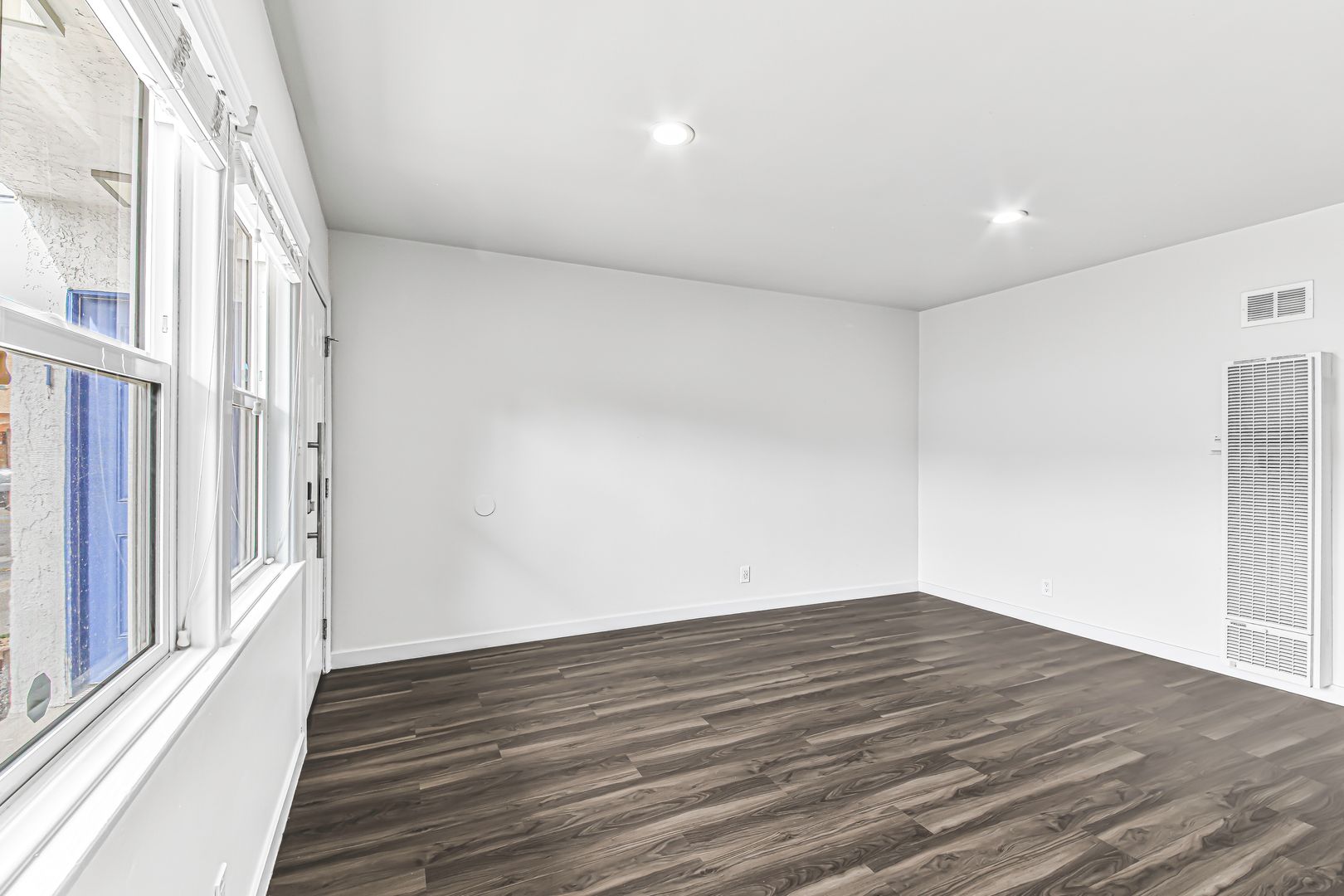 Long Beach Apartment: 4308 E 4th St