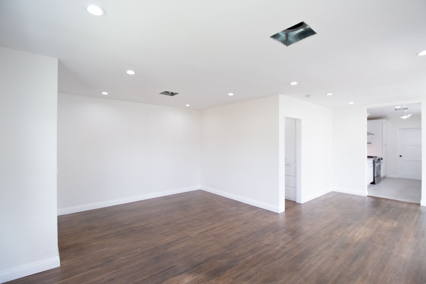 Torrance House: 17016 Van Ness Ave