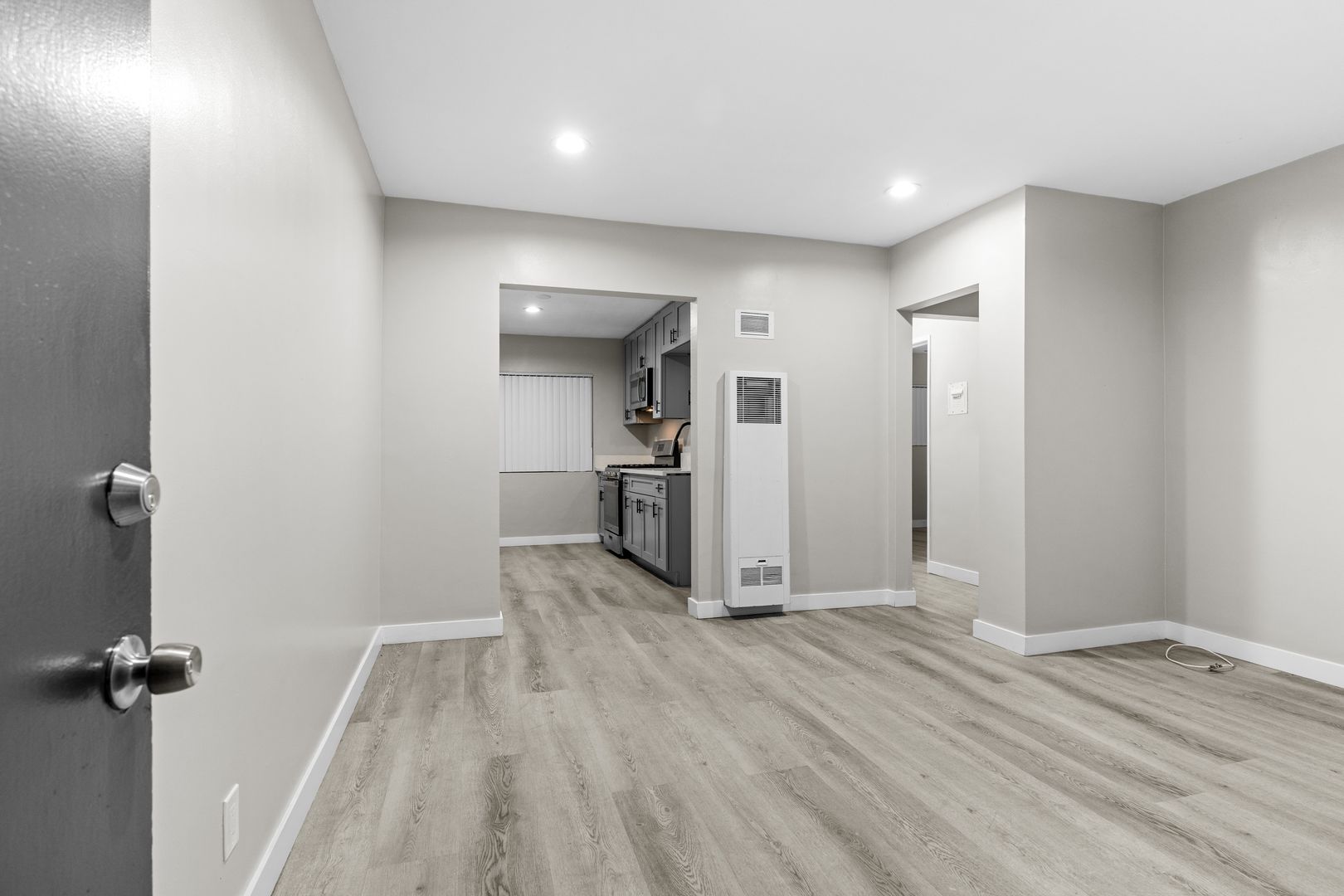 Fullerton Apartment: 113 South Lillie Avenue