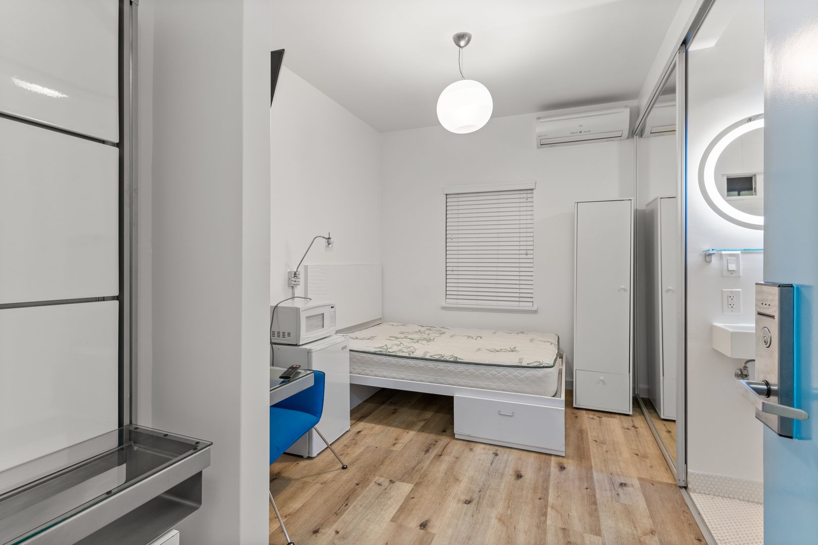 Long Beach Apartment: 335 Pacific Avenue