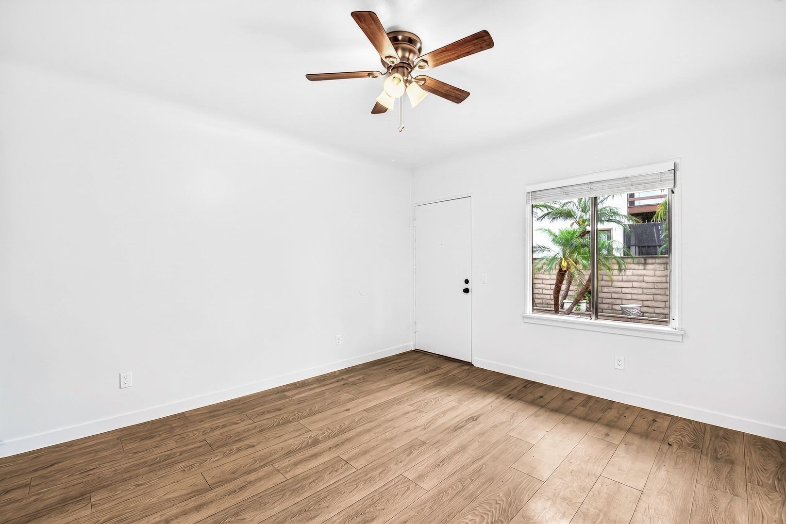 Long Beach Apartment: 636 Linden Ave