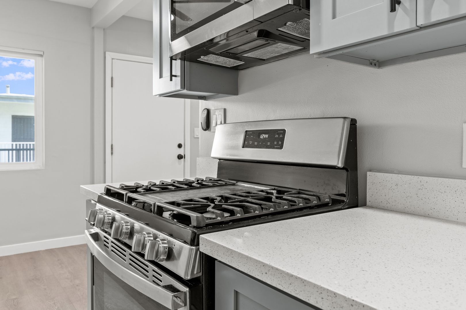 Anaheim Apartment: 9632 Ball Road