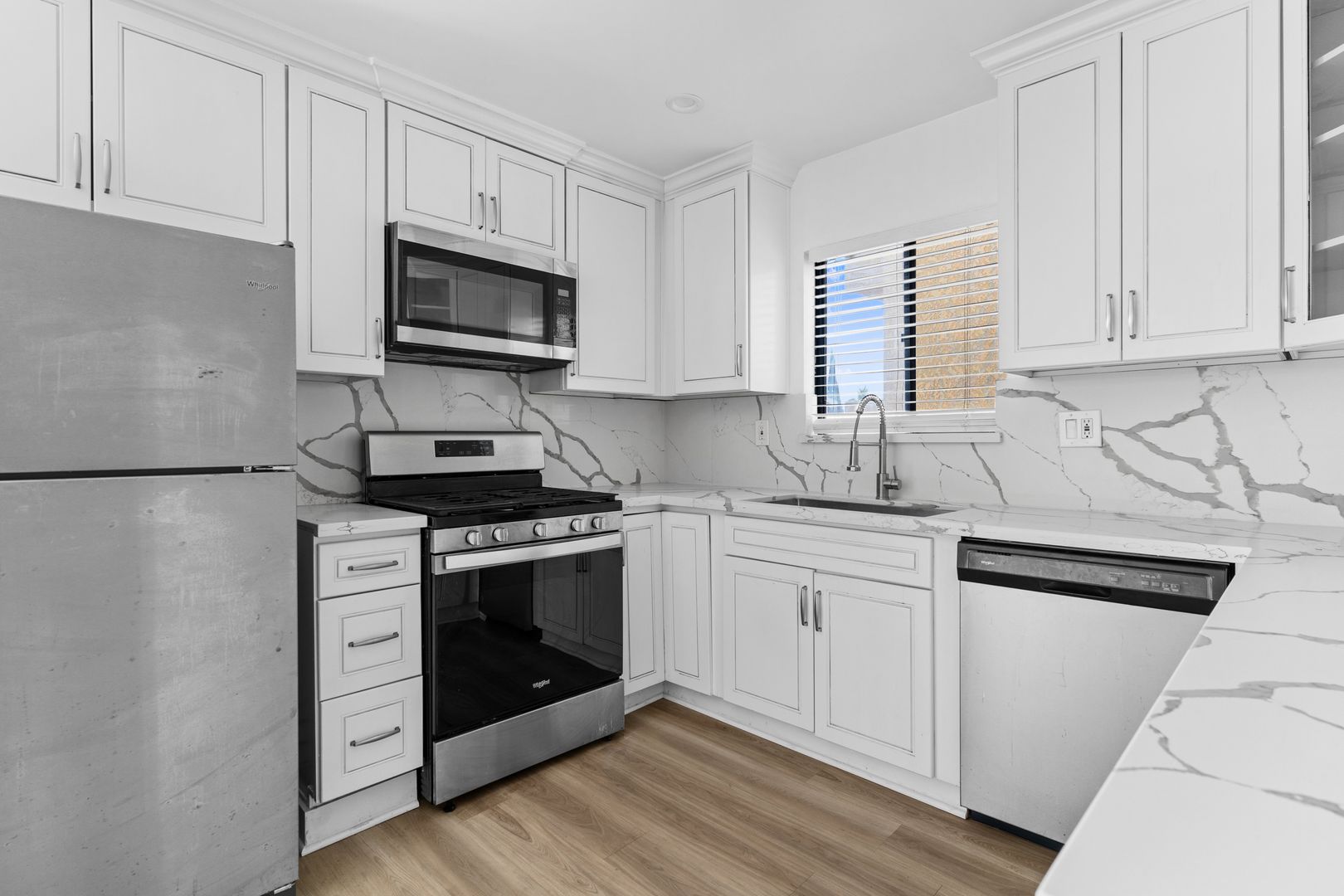 Long Beach Apartment: 630 Nebraska Avenue