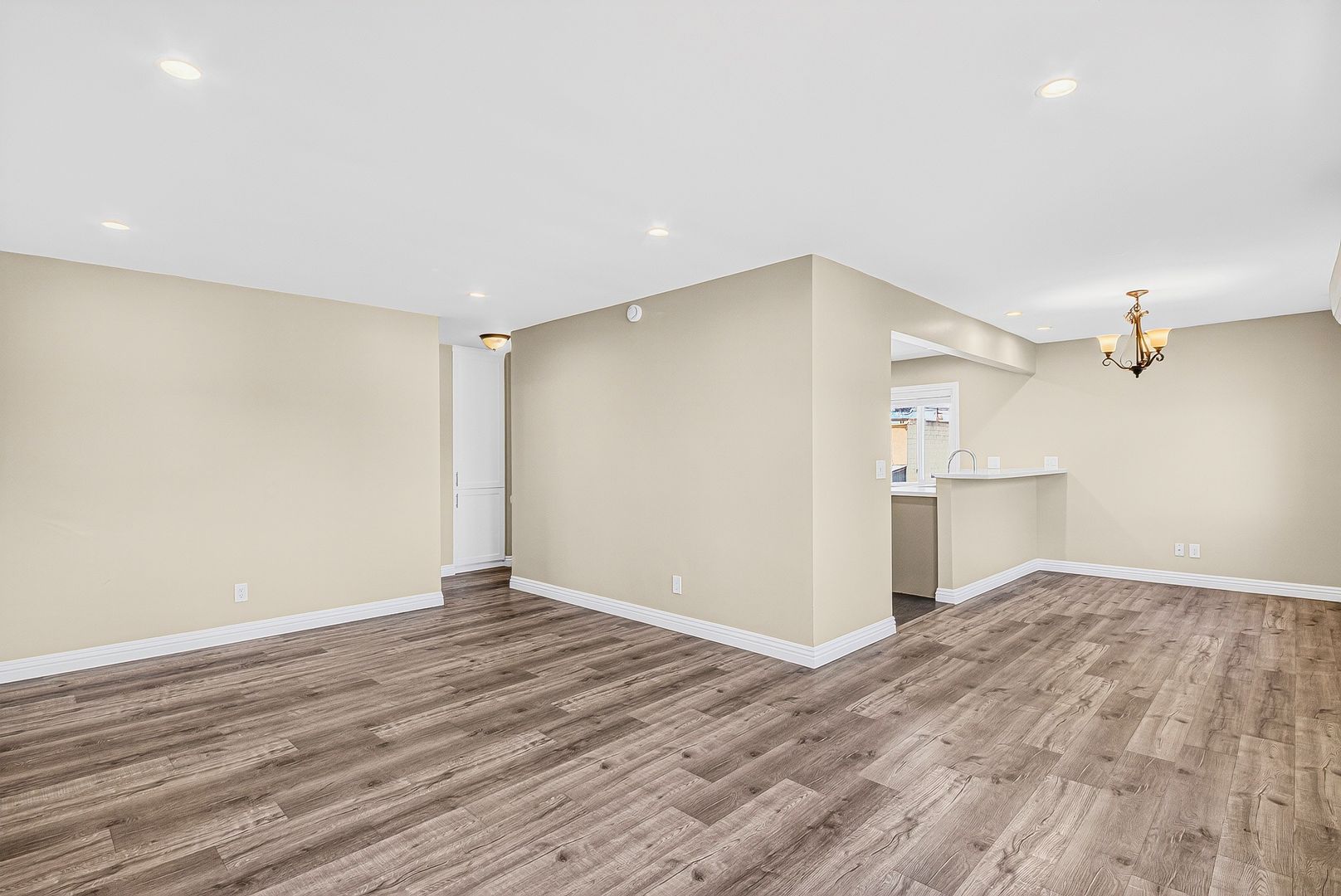 Long Beach Apartment: 1831 Lime Ave