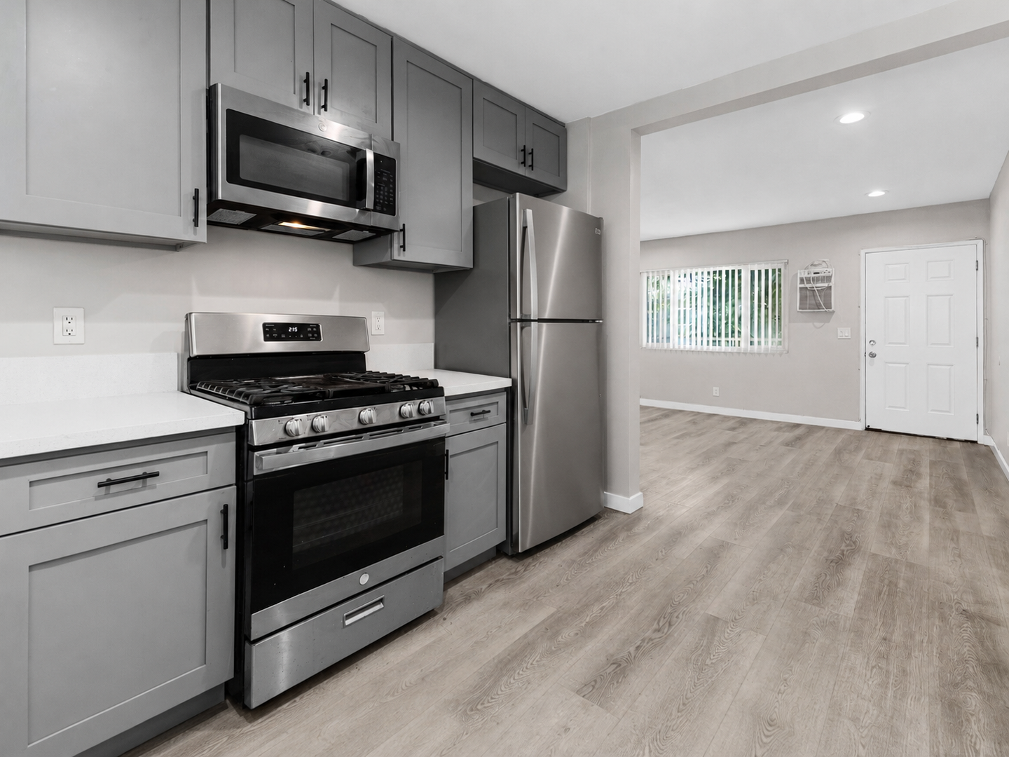 Fullerton Apartment: 113 South Lillie Avenue