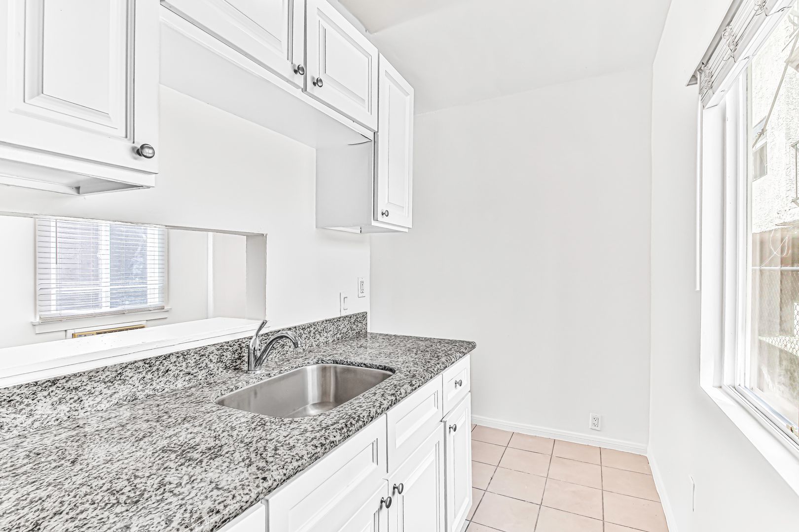 Long Beach Apartment: 908 Martin Luther King Jr