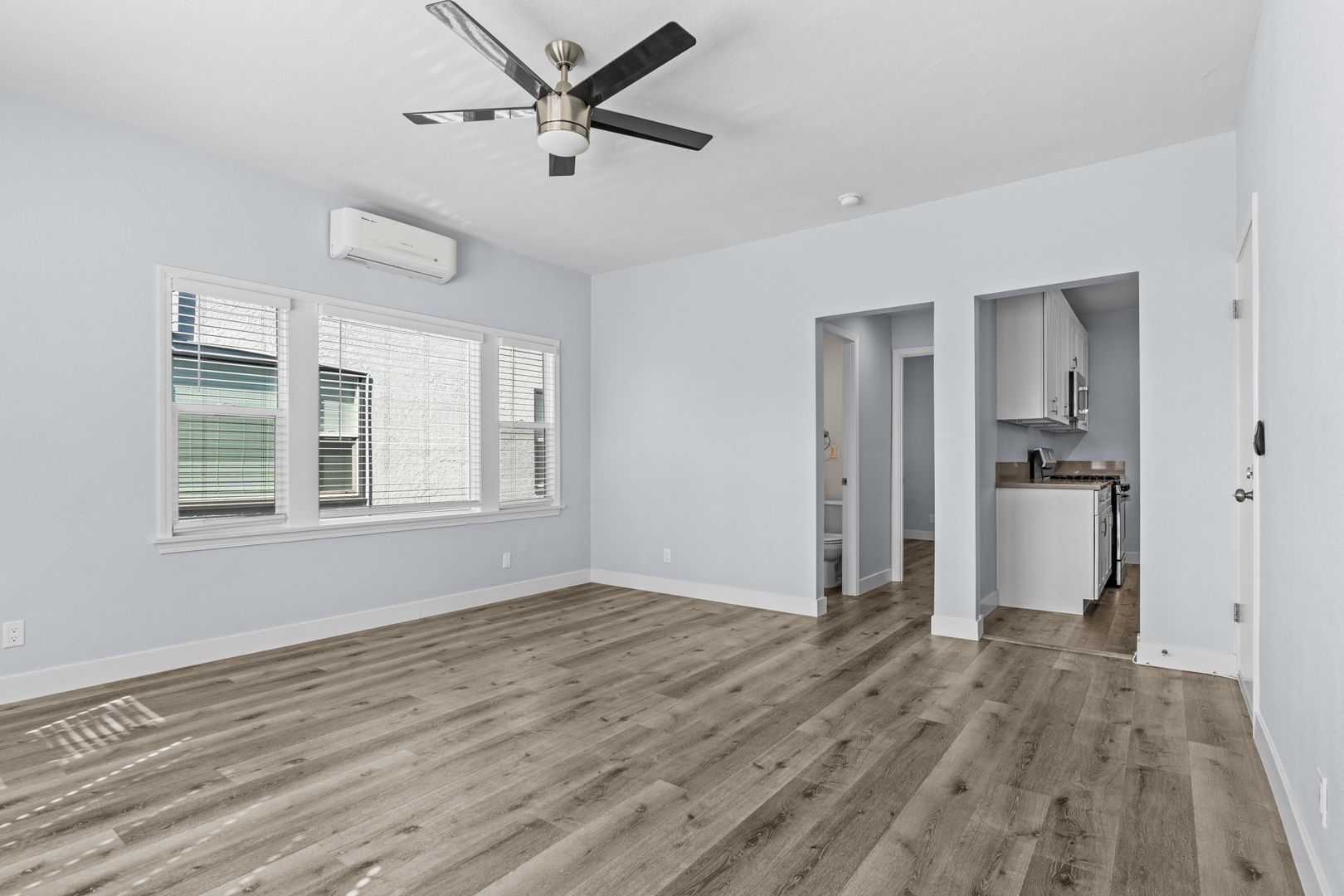 Long Beach Apartment: 1711 E Appleton Street