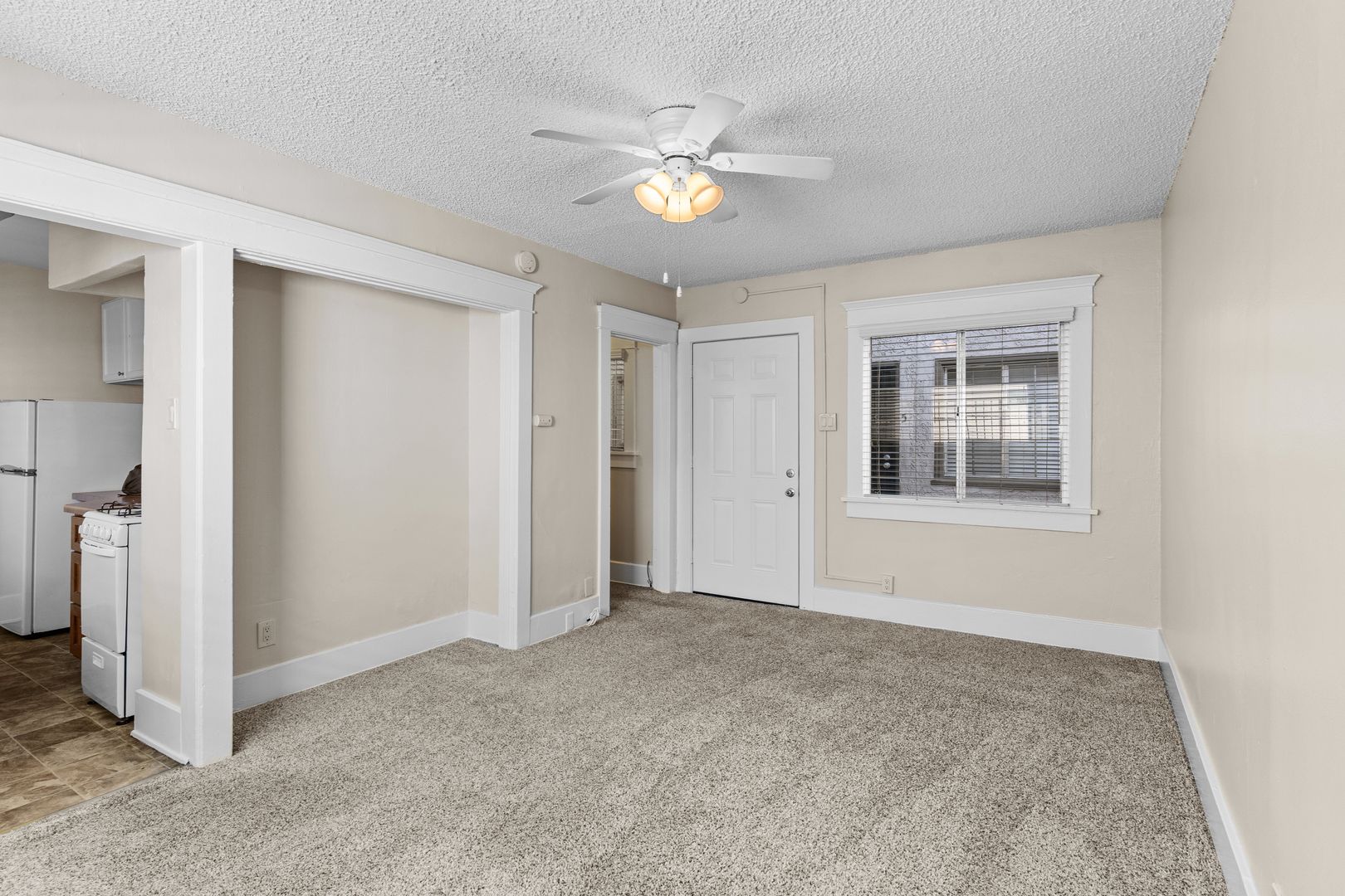 Long Beach Apartment: 1460 Gaviota Avenue