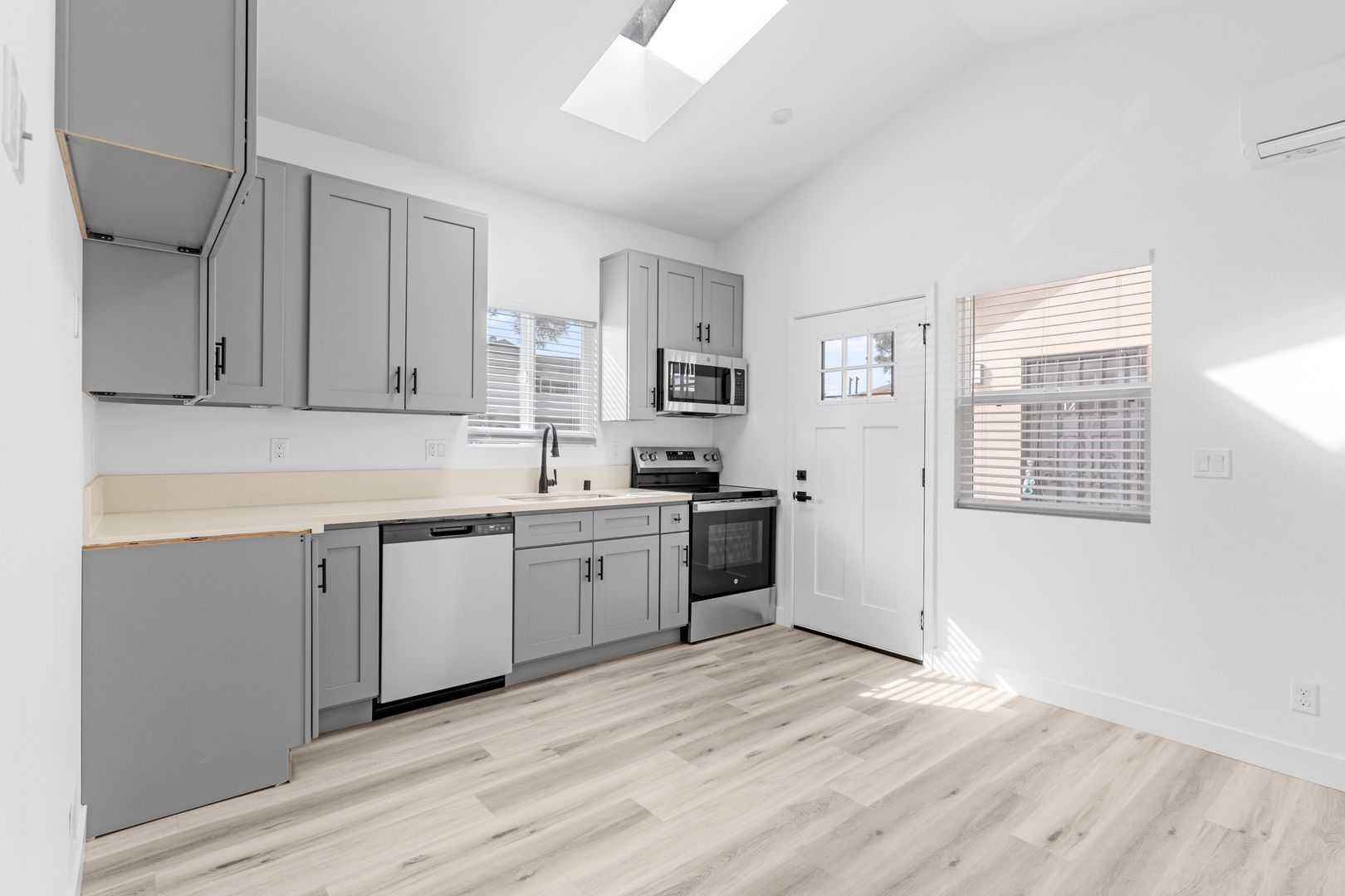 Garden Grove Apartment: 12602 Kensington Lane