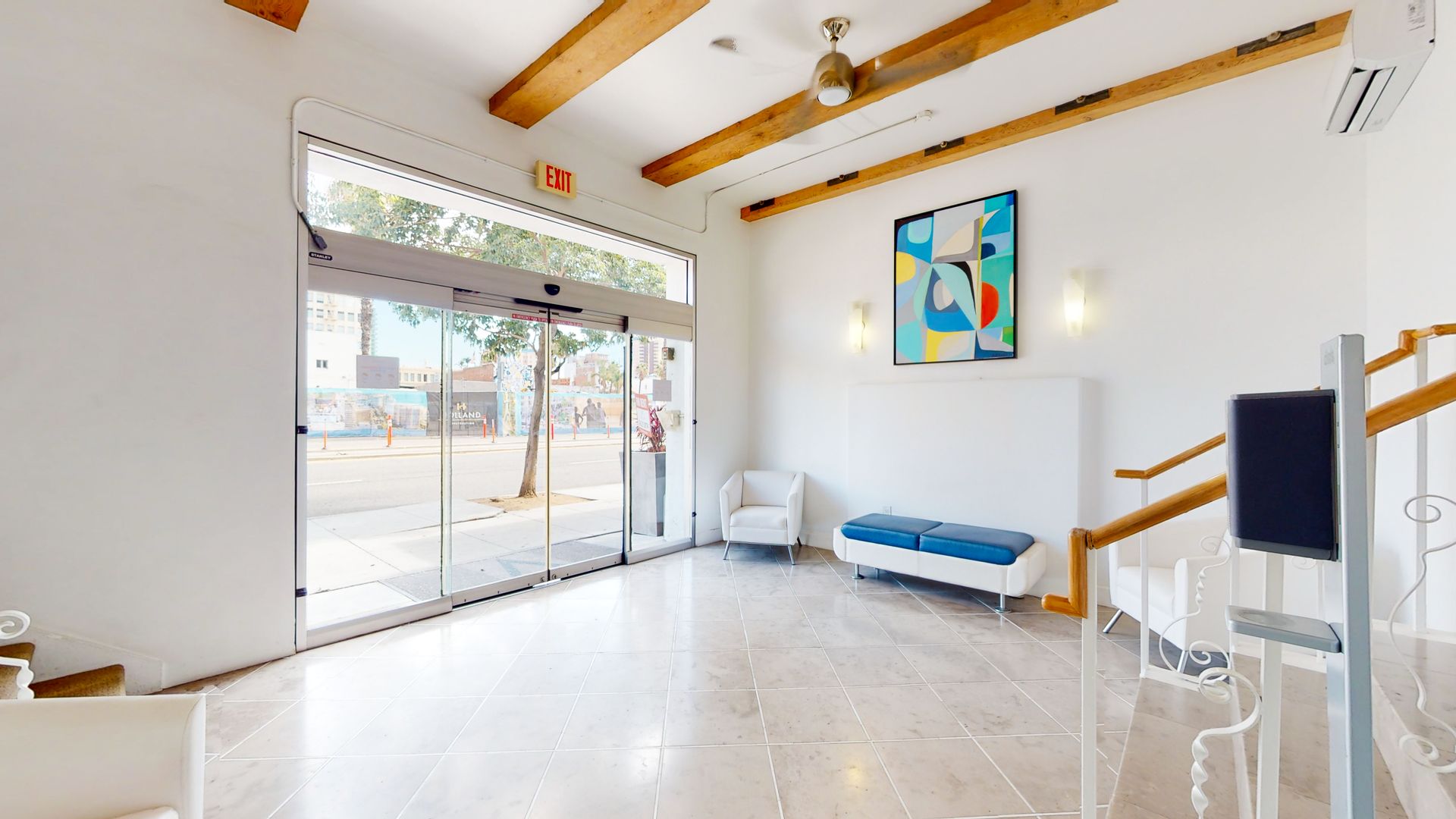 Long Beach Apartment: 335 Pacific Avenue
