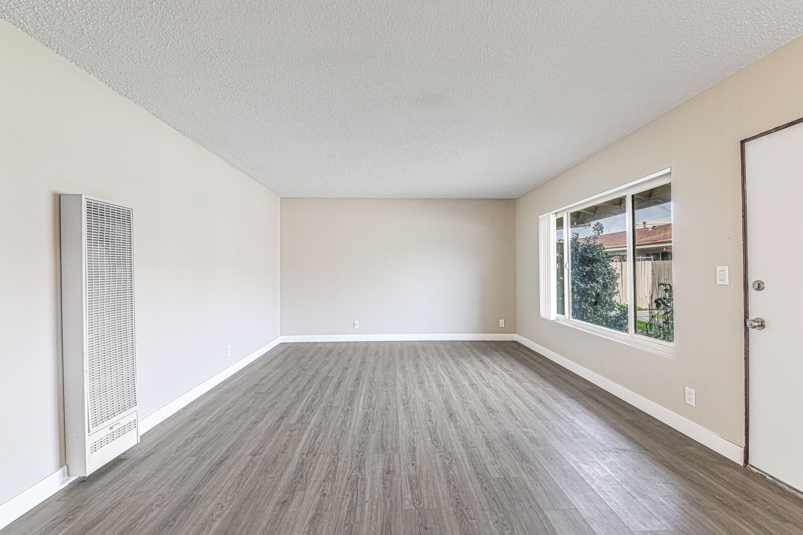 Anaheim Apartment: 147 S Magnolia Avenue