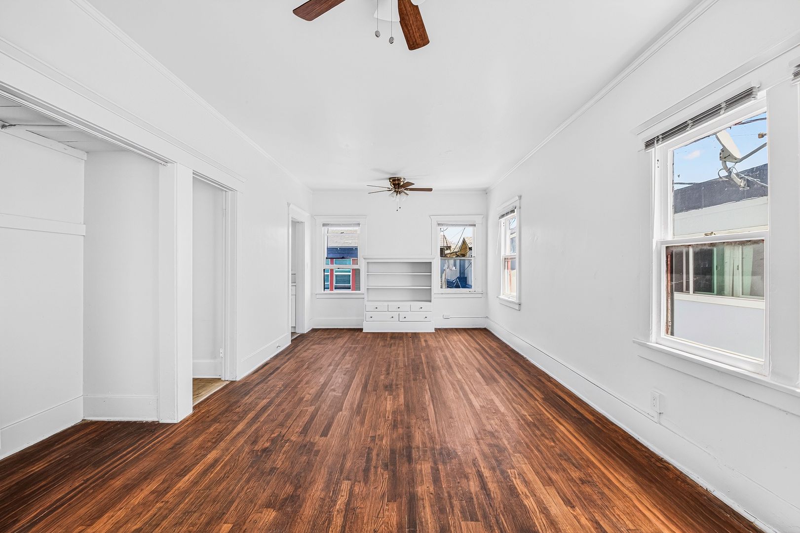 Long Beach Apartment: 1045 E 4th Street
