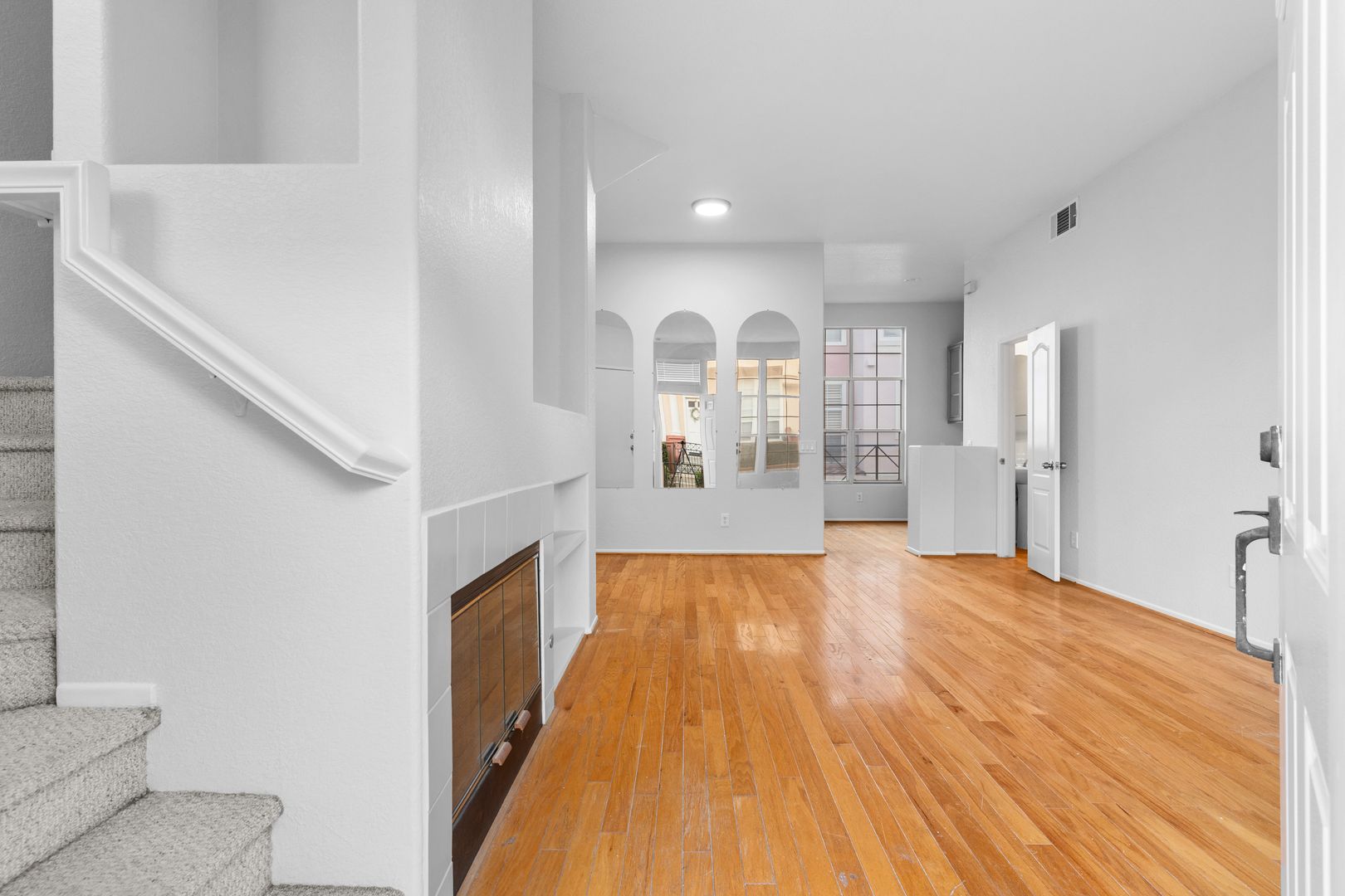 Anaheim Hills House: 1050 S Volterra Way
