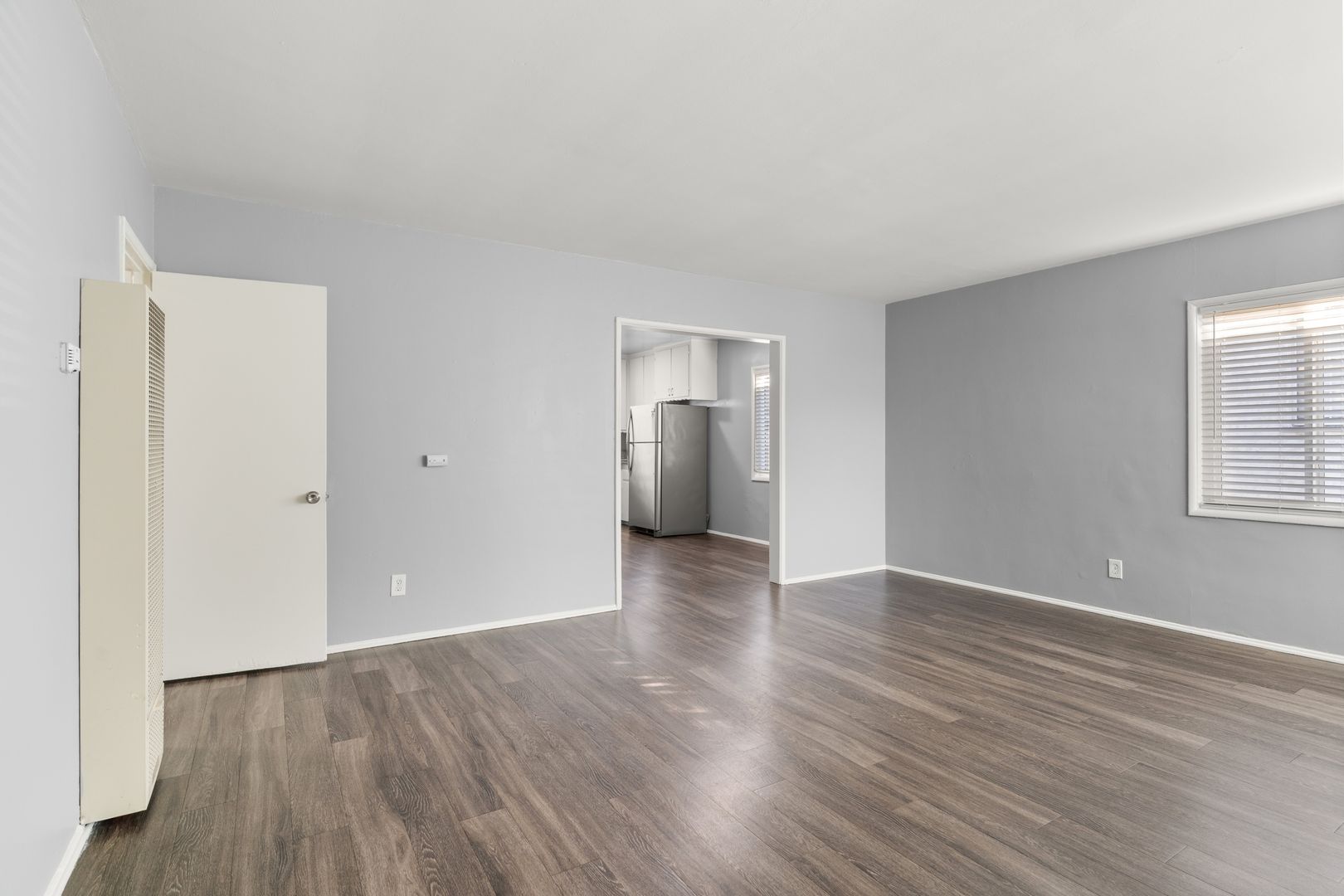 Long Beach Apartment: 1577 Pine Avenue