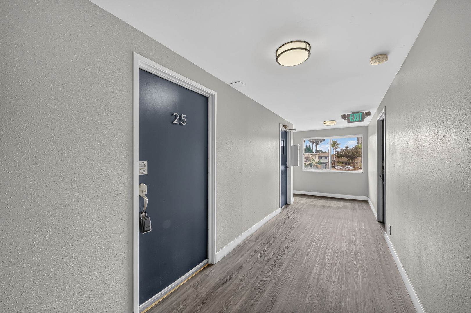Long Beach Apartment: 730 Magnolia Avenue