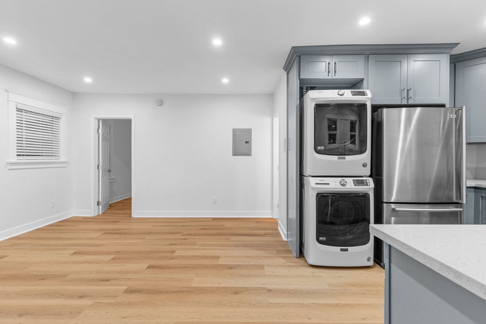 Long Beach Apartment: 526 Lime Avenue