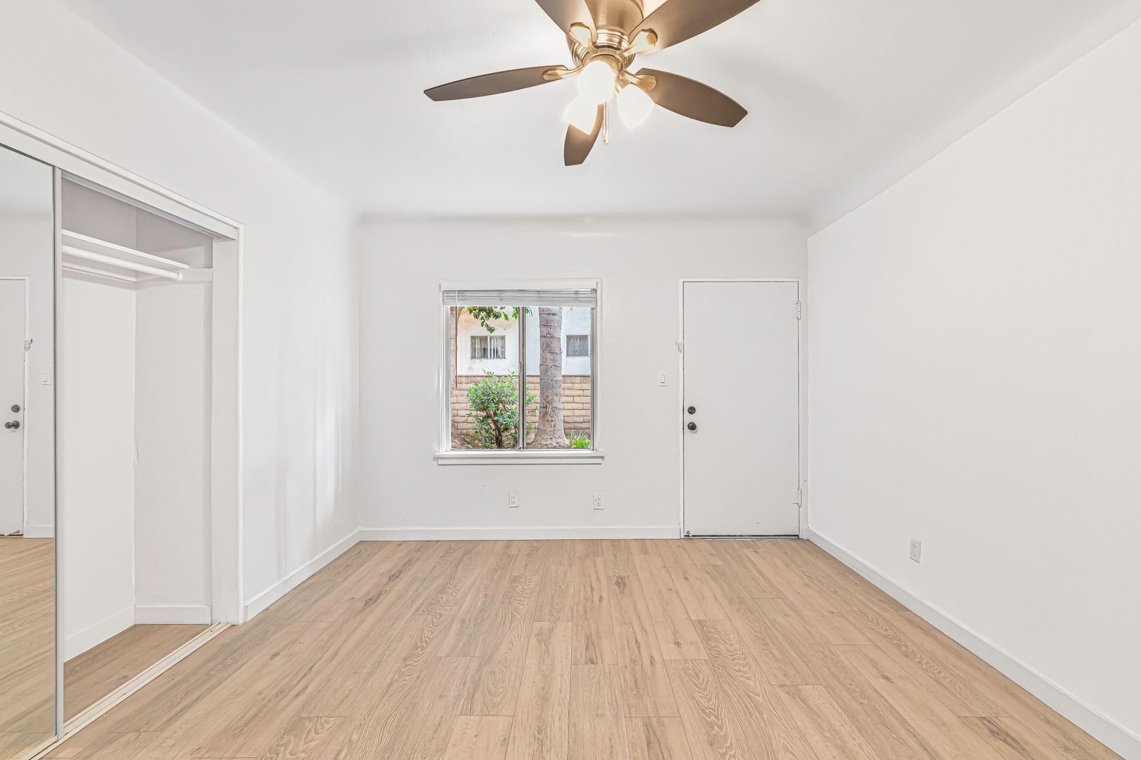 Long Beach Apartment: 636 Linden Ave