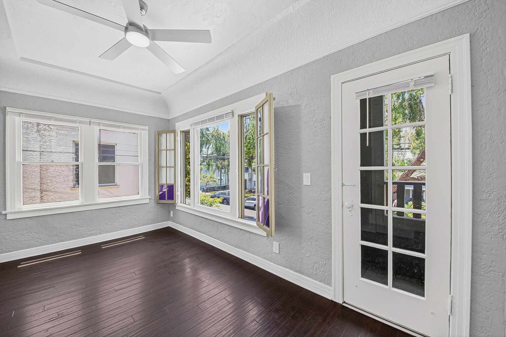 Long Beach Apartment: 432 Walnut Avenue