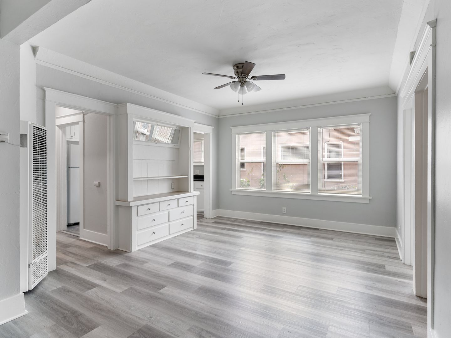 Long Beach Apartment: 736 Olive Avenue