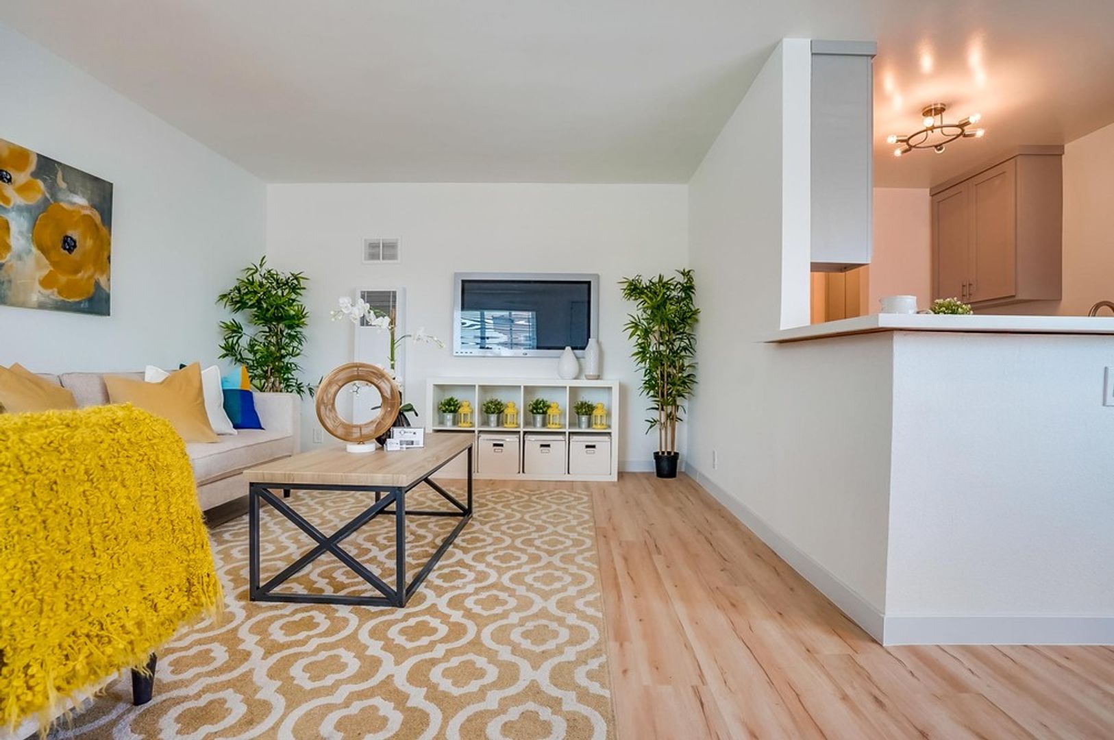 Long Beach Apartment: 359 East Esther Street