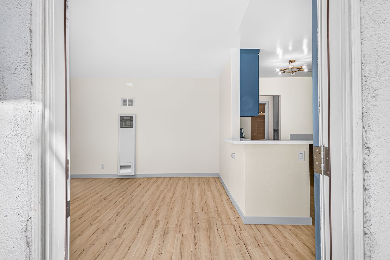 Long Beach Apartment: 359 East Esther Street
