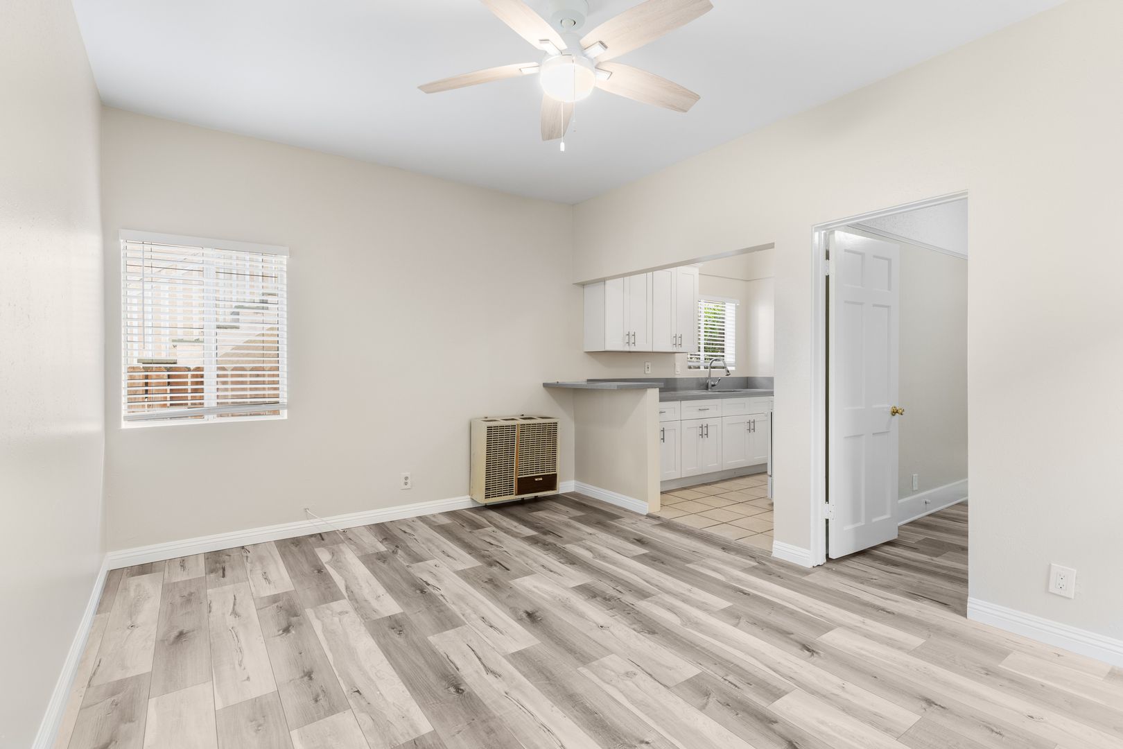 Long Beach Apartment: 119 Orange Ave
