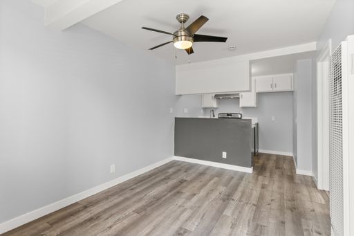 Cozy Updated One-Bedroom in Central Long Beach - Available Now – photo 1