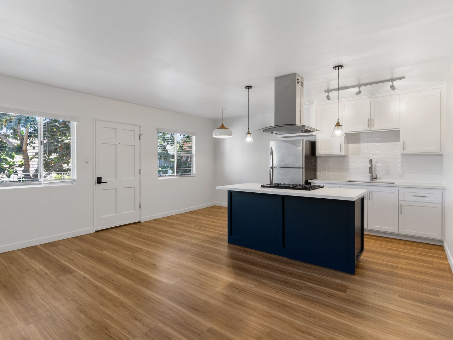 Long Beach Apartment: 936 Cedar Avenue