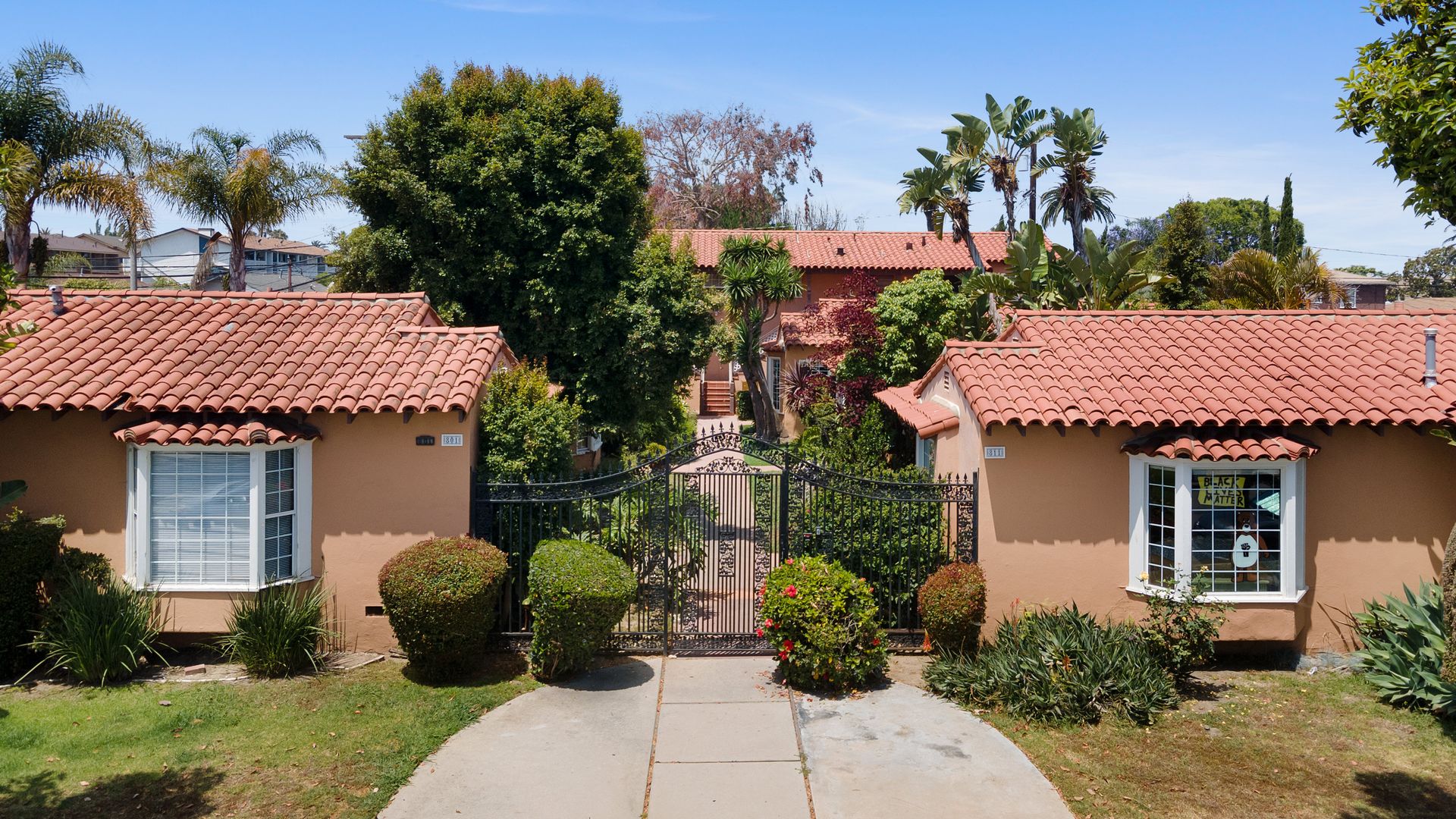 Long Beach Apartment: 801 Saint Louis Avenue