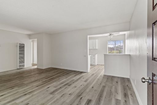 Luxury Living in Long Beach: Your Renovated Oasis Awaits! – photo 1