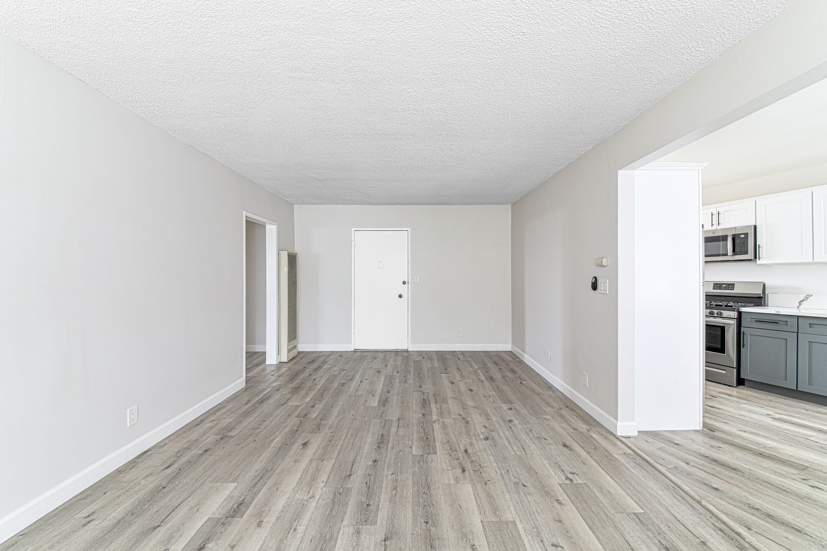 Long Beach Apartment: 125 E. Spring St