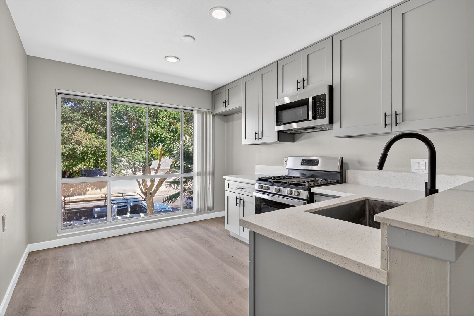 Garden Grove Apartment: 10442 Lampson Avenue