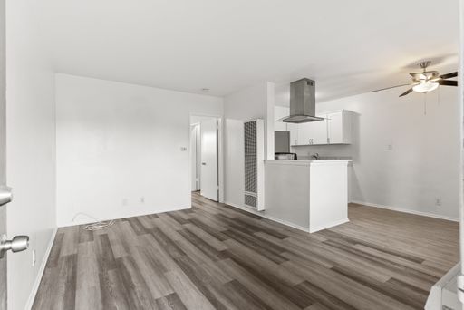 Newly Renovated One-Bedroom at 12602 Kensington Ln | *LEASING SPECIAL!*