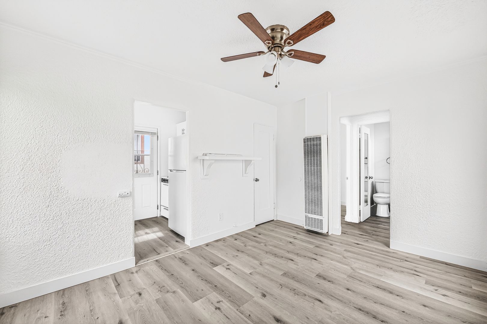 Long Beach Apartment: 2652 E 15th Street