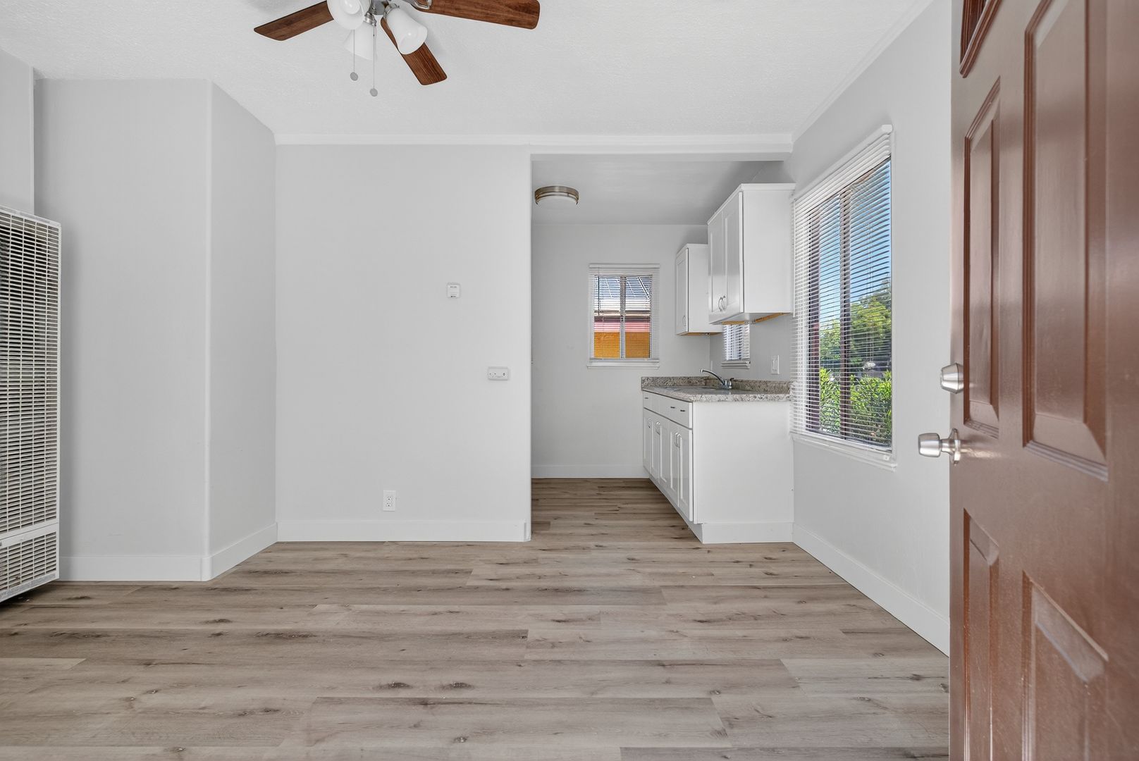 Long Beach Apartment: 2652 E 15th Street