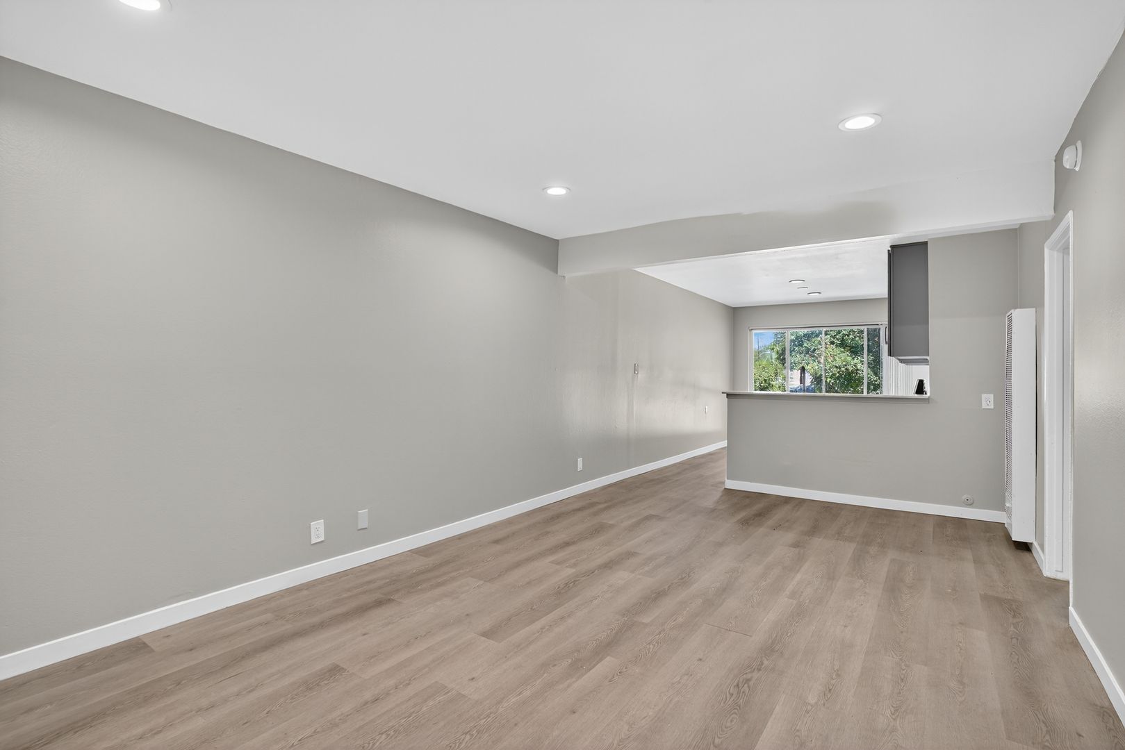 Garden Grove Apartment: 10442 Lampson Avenue