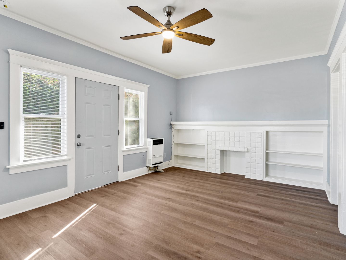 Long Beach Apartment: 441 Dawson Avenue