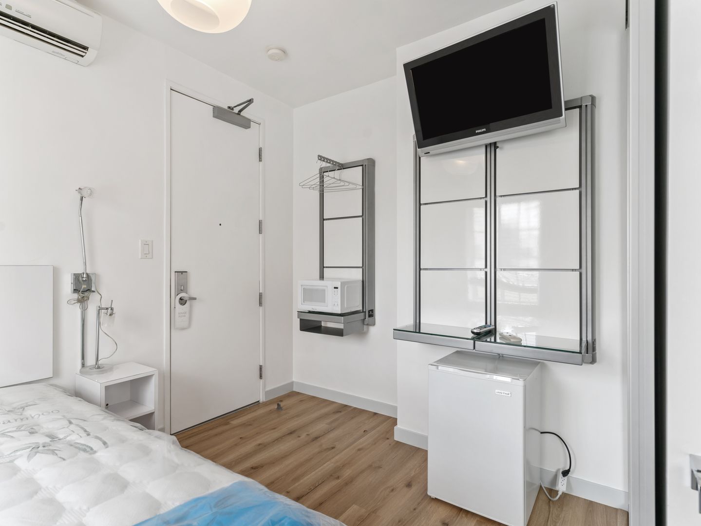 Long Beach Apartment: 335 Pacific Avenue