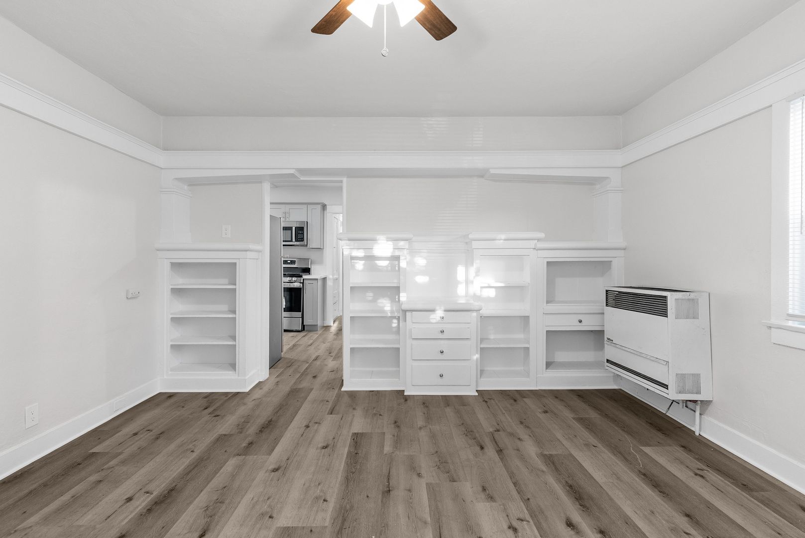 Long Beach Apartment: 736 Olive Avenue